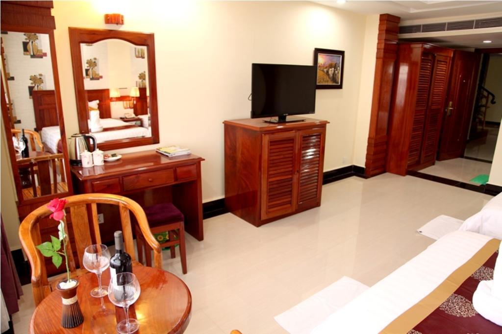 Huang Ting Hotel Phnom Pen Exterior foto
