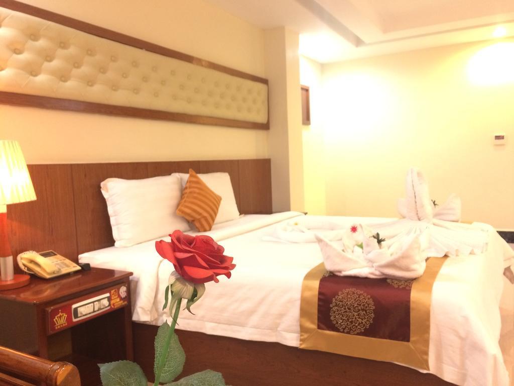 Huang Ting Hotel Phnom Pen Exterior foto